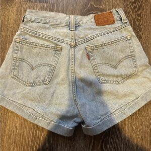 Levi’s Mom Shorts
